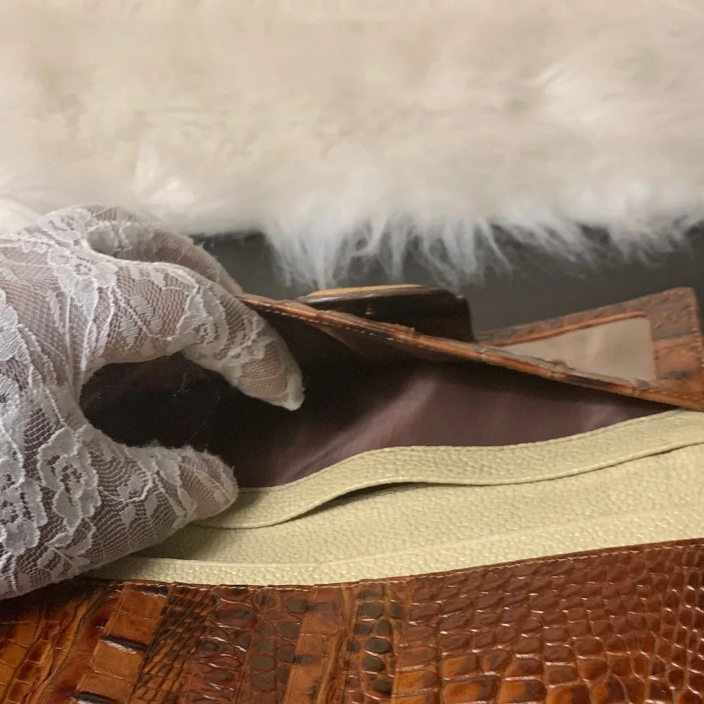Brahmin elegant crocodile